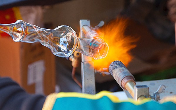how to blow glass
