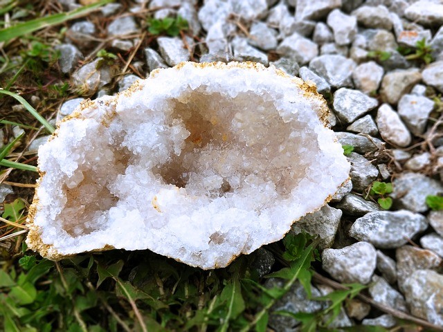 make your own geode
