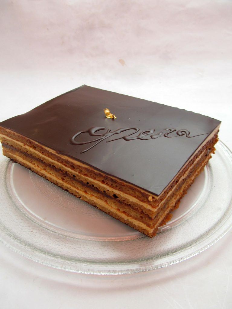 what is an opera cake