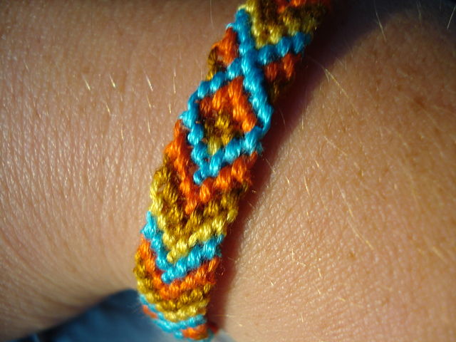 how to make string bracelets
